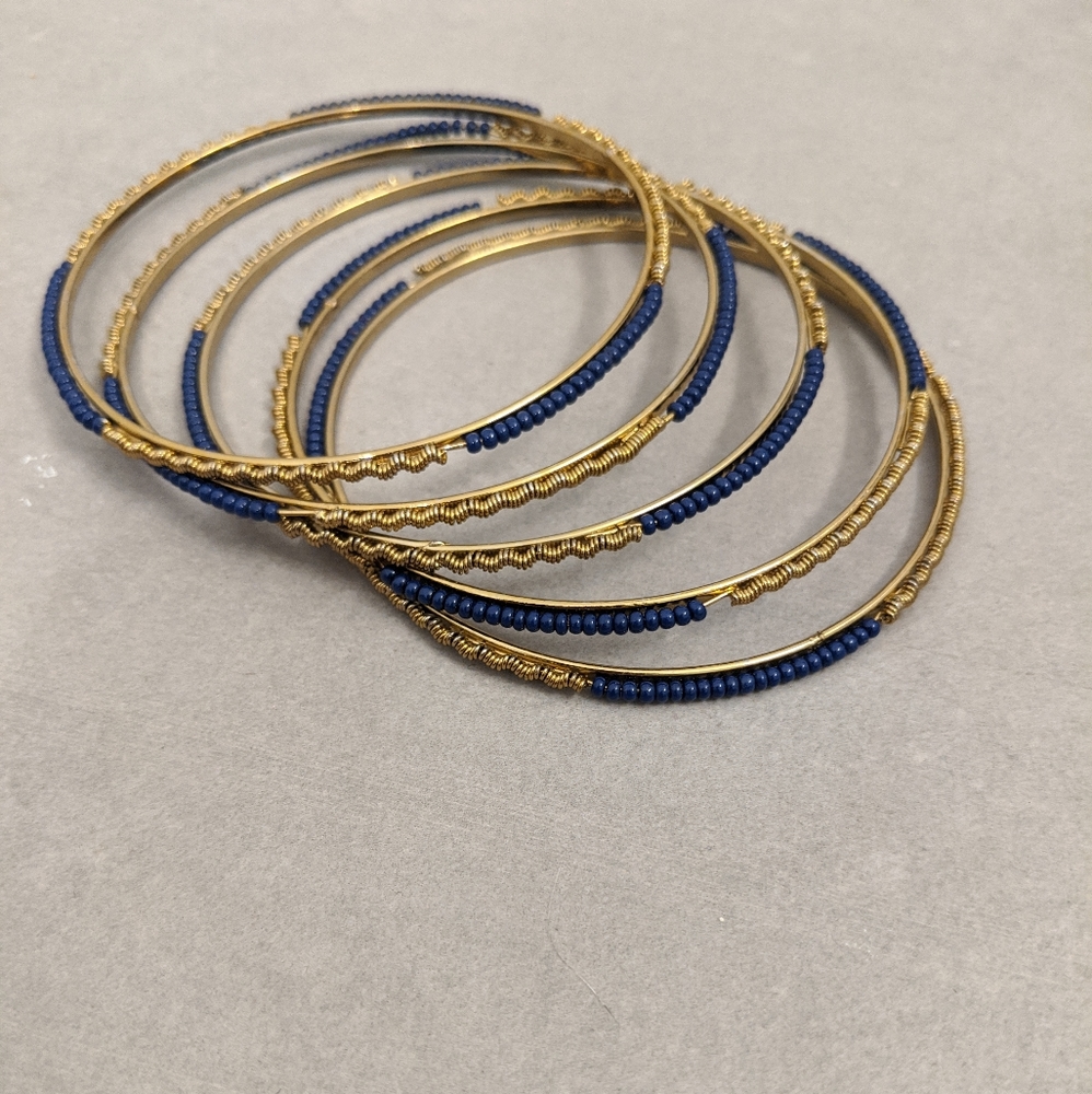 ❤️3/$25 Gold and Blue Beaded Bangles